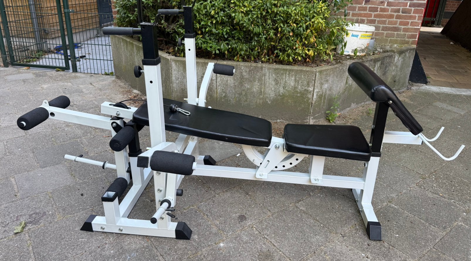 GORILLA SPORTS UNIVERSELE HALTERBANK WIT, Ophalen, Gebruikt, Benen, Fitnessbank