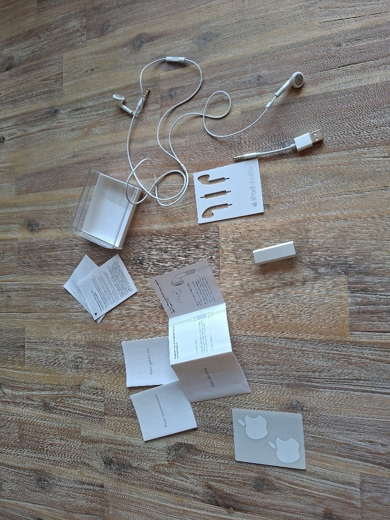 ipod Shuffle 2GB Silver, Audio, Tv en Foto, Mp3-spelers | Apple iPod, Shuffle, Ophalen of Verzenden, Zo goed als nieuw, Zilver