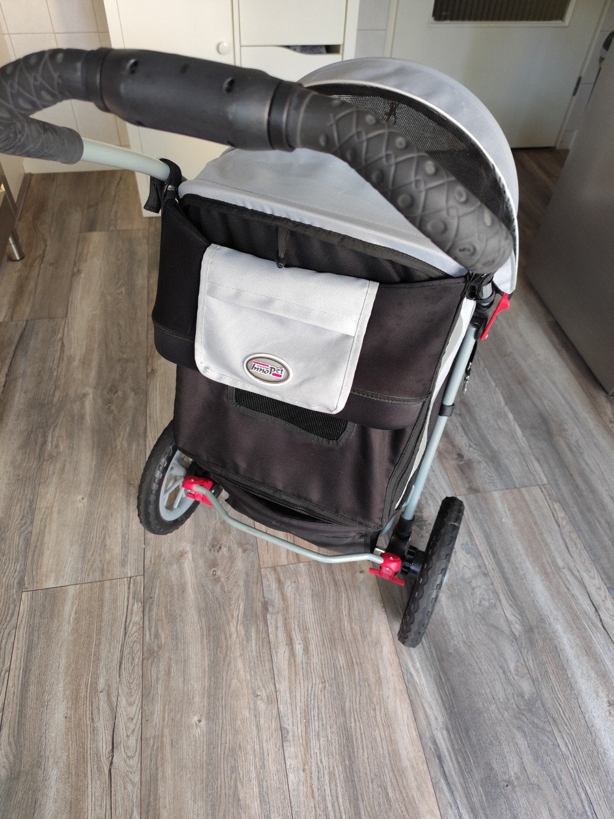 Innopet hondenbuggy en orginele regenhoes, Dieren en Toebehoren, Ophalen, Zo goed als nieuw