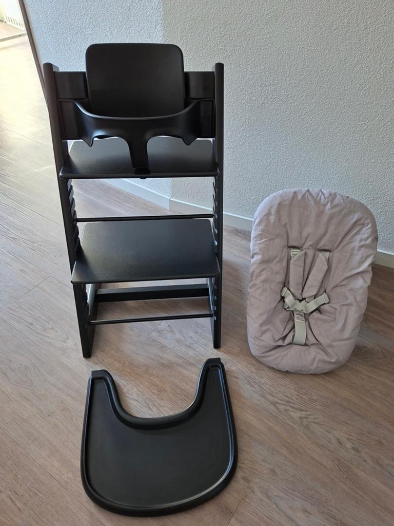 kinderstoel stokke tripp trapp ZWART, Kinderen en Baby's, Kinderstoelen, Ophalen, Zo goed als nieuw, Meegroeistoel
