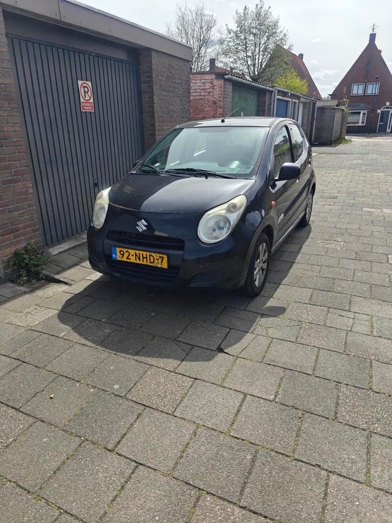 Suzuki Alto 1.0 2010 Zwart, Auto's, Suzuki, Particulier, Alto, Airconditioning, Bluetooth, Centrale vergrendeling, Isofix, Lichtmetalen velgen