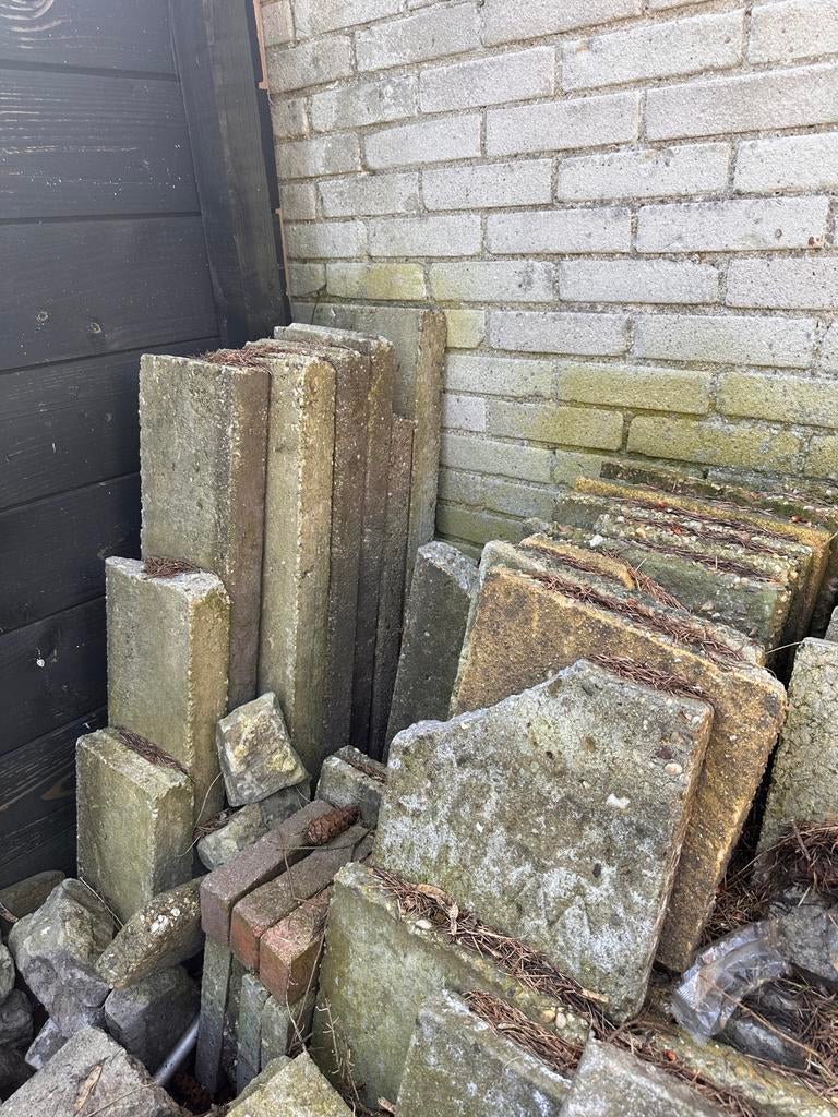 Gratis tegels en opsluitbanden, Tuin en Terras, Ophalen, Gebruikt, 10 m² of meer, Beton
