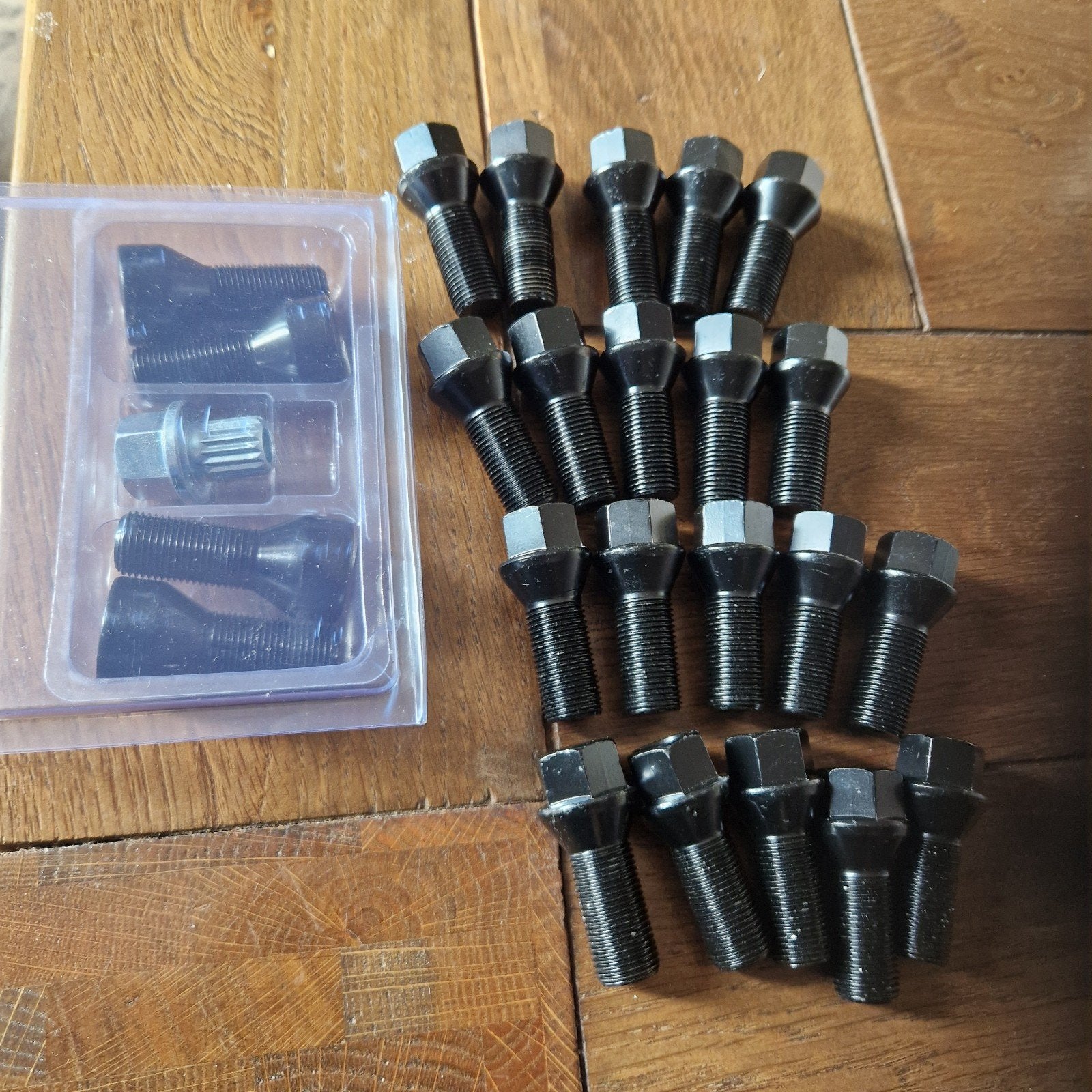 Bouten met slotbouten M14 x 1.50, Ophalen of Verzenden