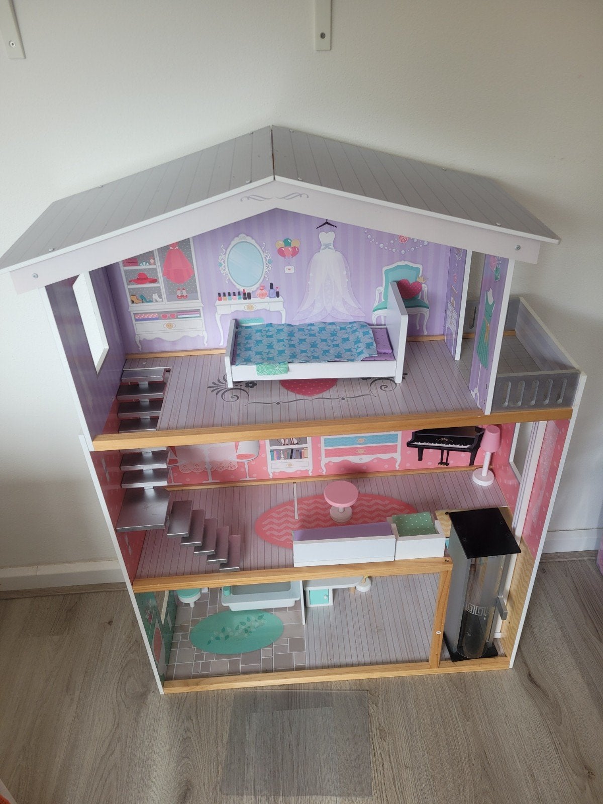 Groot houten poppenhuis met meubels, Ophalen, Gebruikt, Poppenhuis