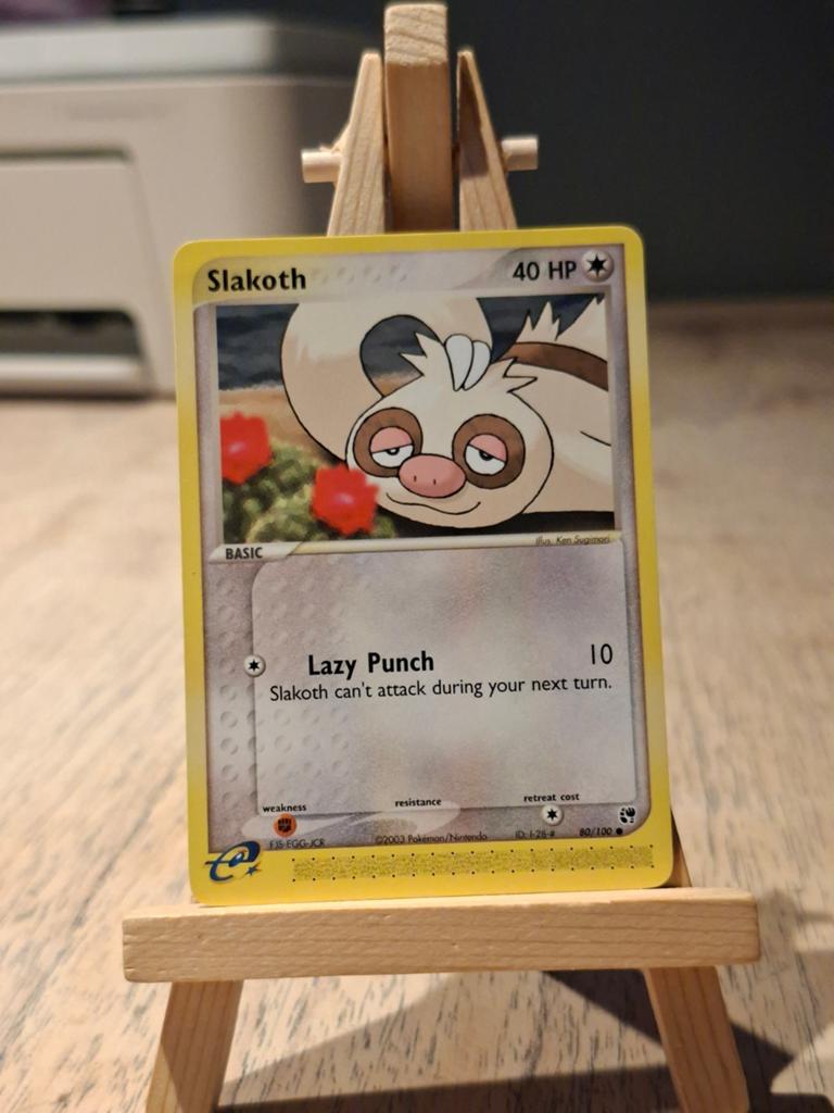 Slakoth 80, Hobby en Vrije tijd, Verzamelkaartspellen | Pokémon, Ophalen of Verzenden, Zo goed als nieuw
