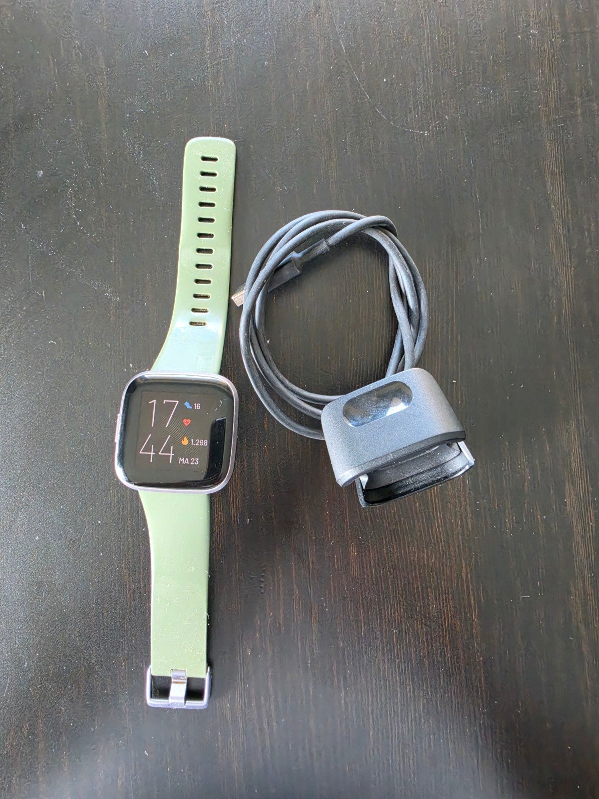Fitbit Versa 2 Smartwatch - Groen, Sieraden, Tassen en Uiterlijk, Sporthorloges, Gebruikt, Ophalen of Verzenden, Fitbit, Waterdicht