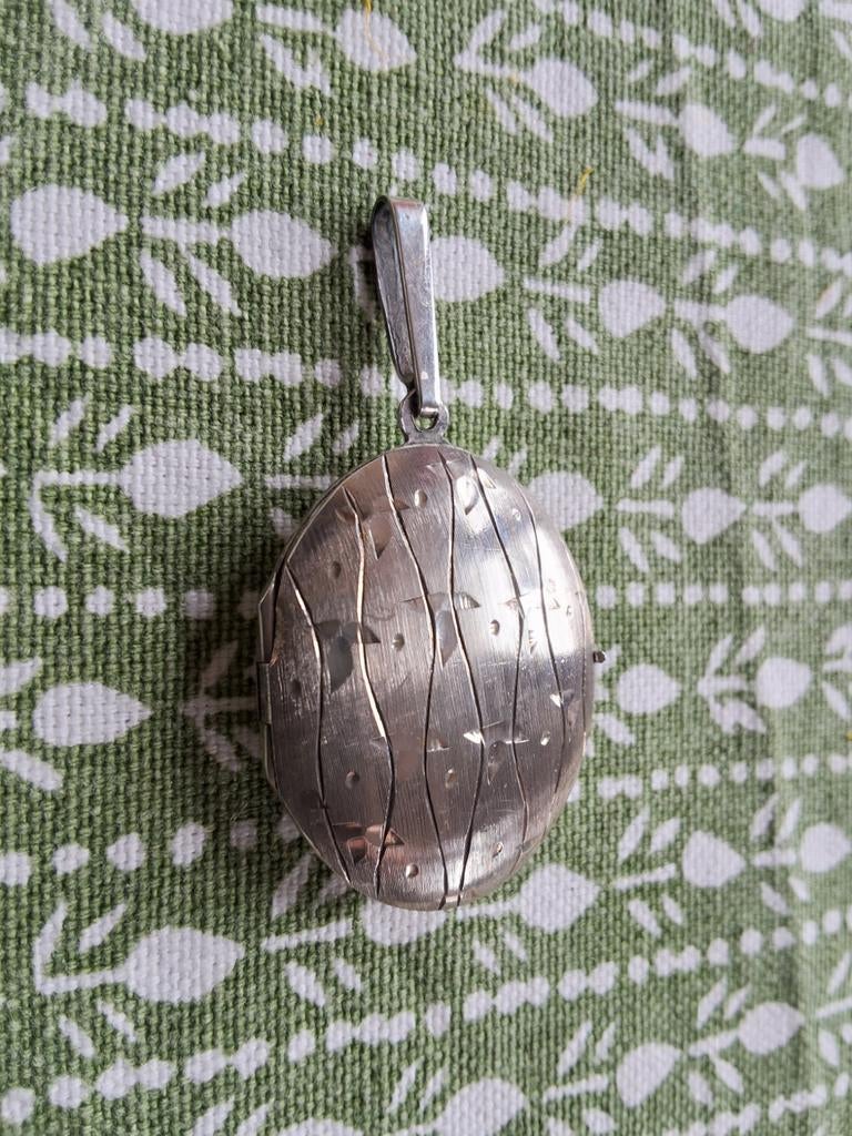 Vintage Zilveren Foto Medaillon - Old School Stijl, Sieraden, Tassen en Uiterlijk, Kettinghangers, Gebruikt, Zilver, Zilver, Overige voorstellingen