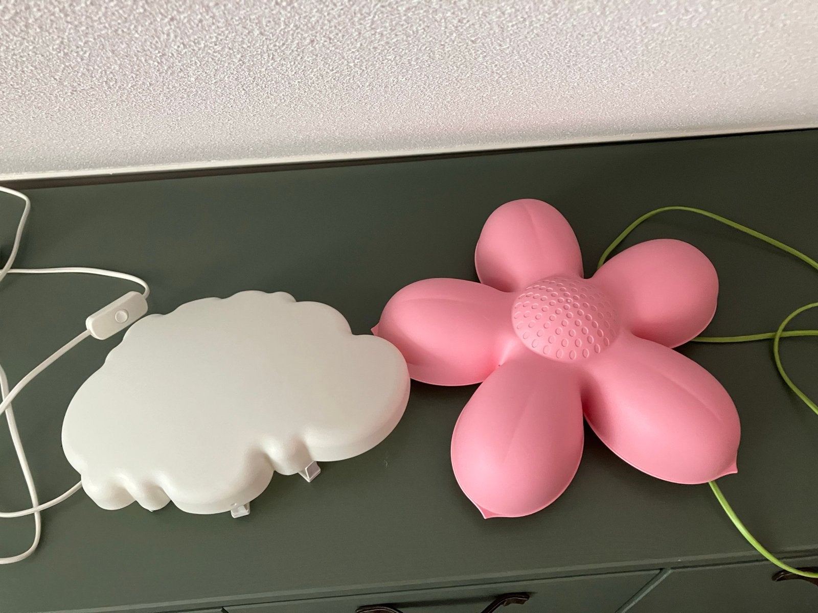 Ikea Nachtlampjes: roze bloem en witte wolk, Kinderen en Baby's, Gebruikt, Ophalen of Verzenden, Roze, IKEA