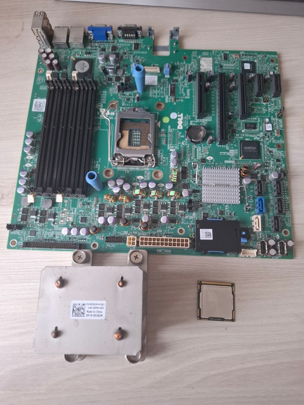Dell Moederbord met Intel Core i3-540 Processor en Koeler, Computers en Software, Moederborden, Ophalen, Gebruikt, LGA1156, DDR3