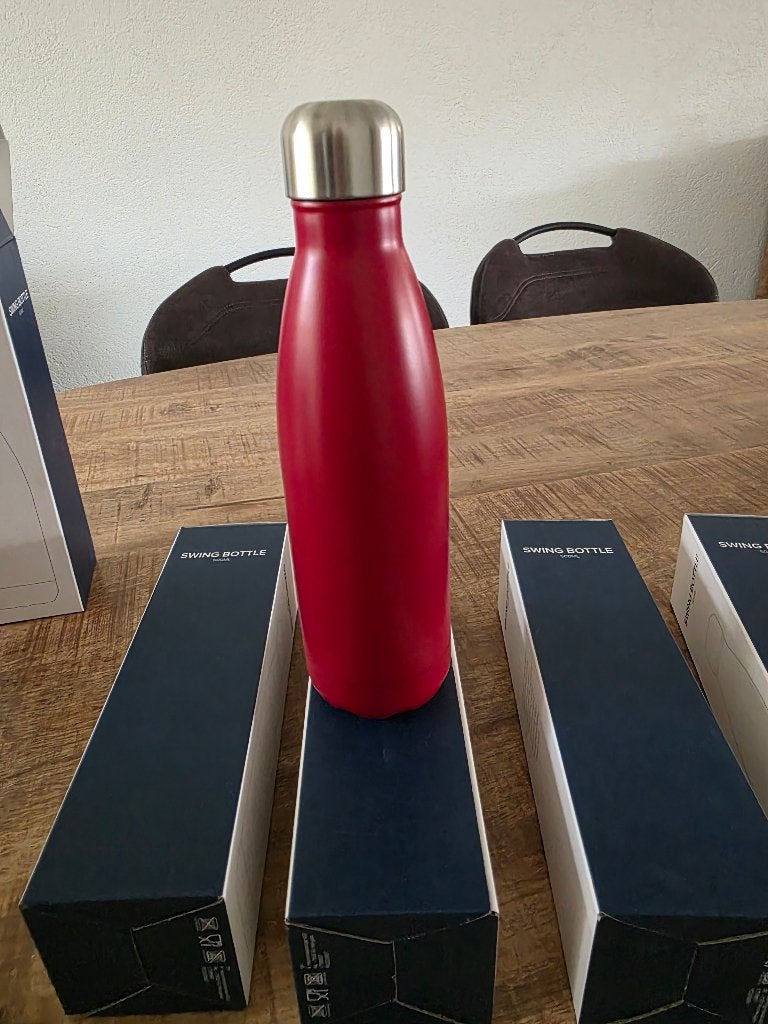Aangeboden: 8 nieuwe Swing Bottles van 500 ml in de kleur ro, Overige typen, Ophalen of Verzenden, Nieuw