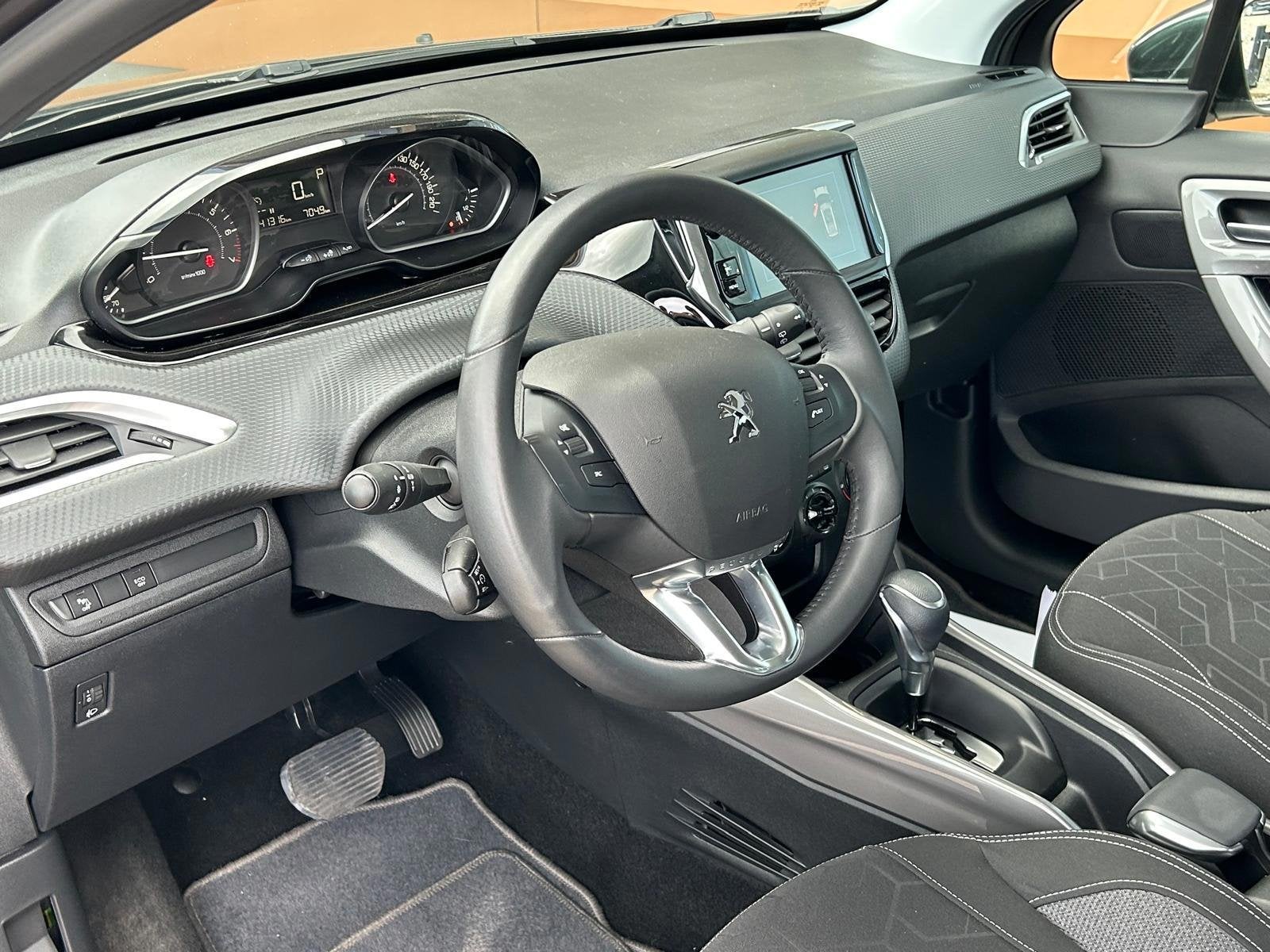 Peugeot 2008 1.2 PureTech Blue Lion / trekhaak, Euro 6, 1199 cc, 1165 kg, Origineel Nederlands