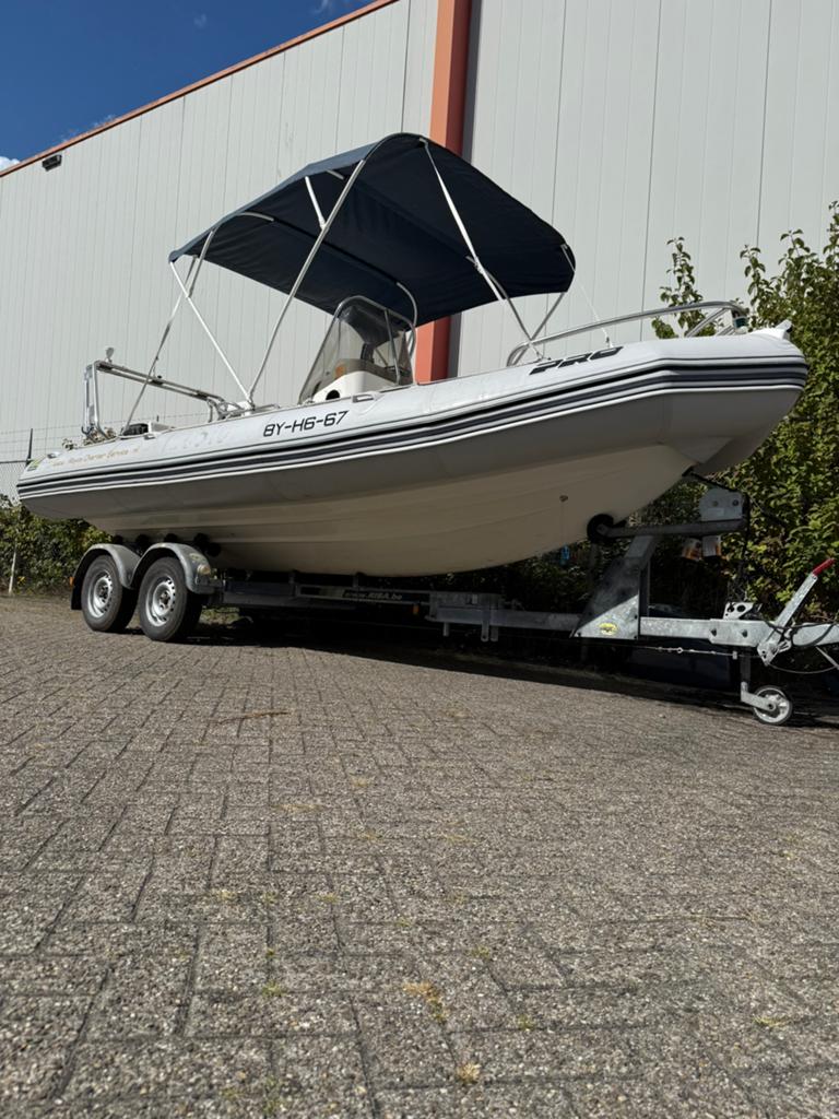 Zodiac 650 pro Open, yamaha 200 pk, 50 cm, Gebruikt, Rubber, 120 tot 200 pk