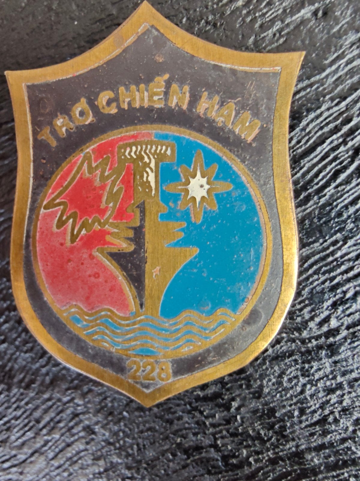 beercan badge South Vietnamese Navy (Hải Quân Việt Nam Cộng, Ophalen of Verzenden, Landmacht, Amerika, Embleem of Badge