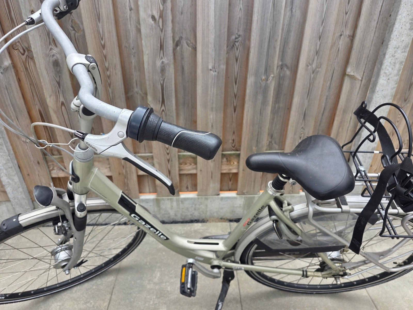 gazelle fiets met rugtasdrager €150,- per fiets, Ophalen, Gebruikt, Versnellingen, Schijfrem