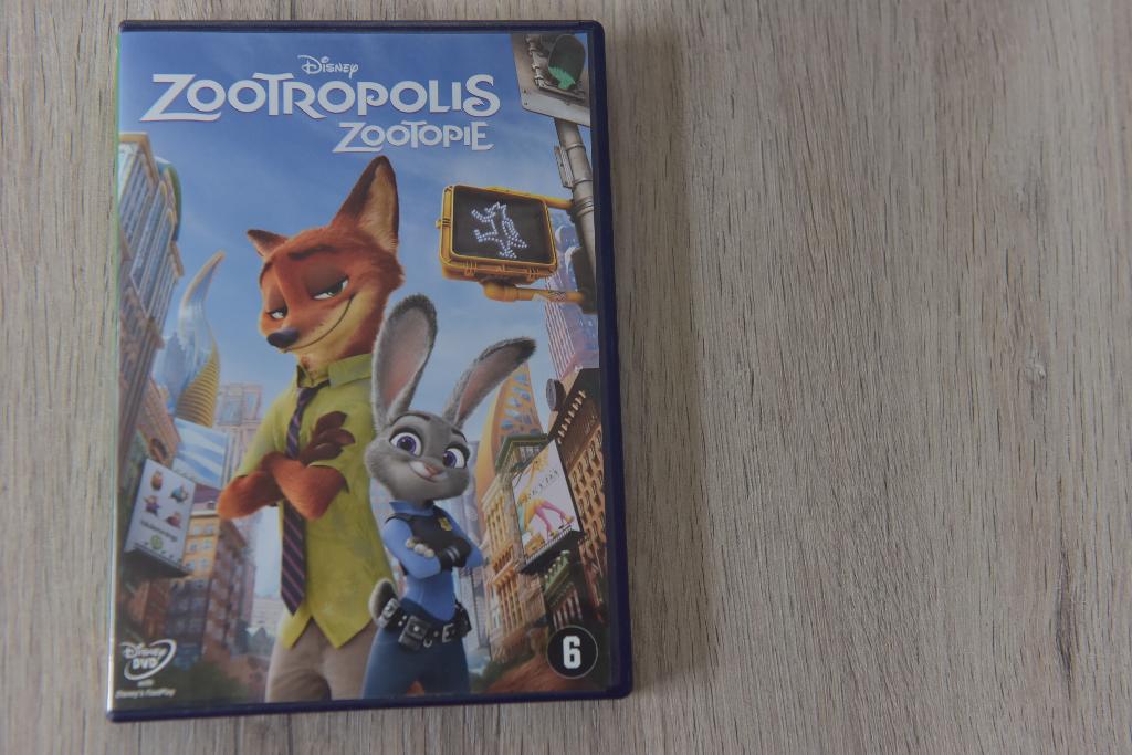 WALT DISNEY --- ZOOTROPOLIS  Walt Disney animation studios, Tekenfilm, Verzenden, Amerikaans, Zo goed als nieuw