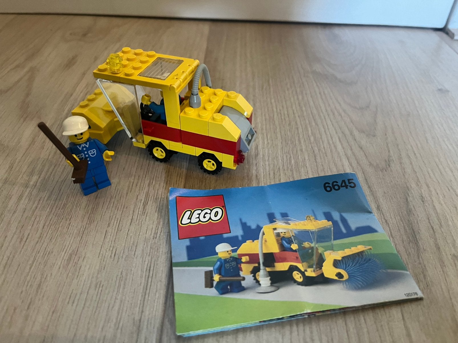 Lego complete set veegwagen 6645, Lego, Ophalen of Verzenden, Zo goed als nieuw, Compleet