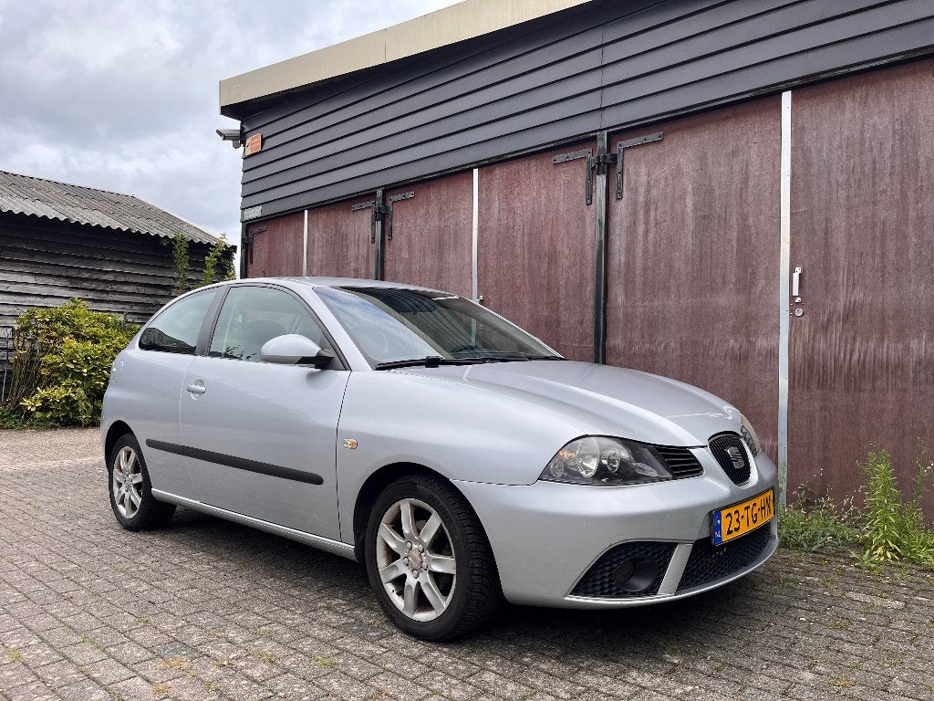 Seat Ibiza 1.4-APK-CRUISE-AIRCO-BLUETOOTH, Auto's, Seat, Voorwielaandrijving, 15 km/l, 40 €/maand, 4 cilinders