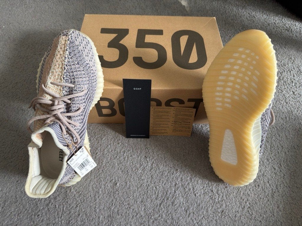 adidas Yeezy Boost 350 V2 Ash Pearl 44 2/3, Bruin, Nieuw, Ophalen of Verzenden, Sneakers of Gympen