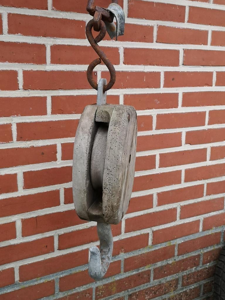Houten katrol, Ophalen