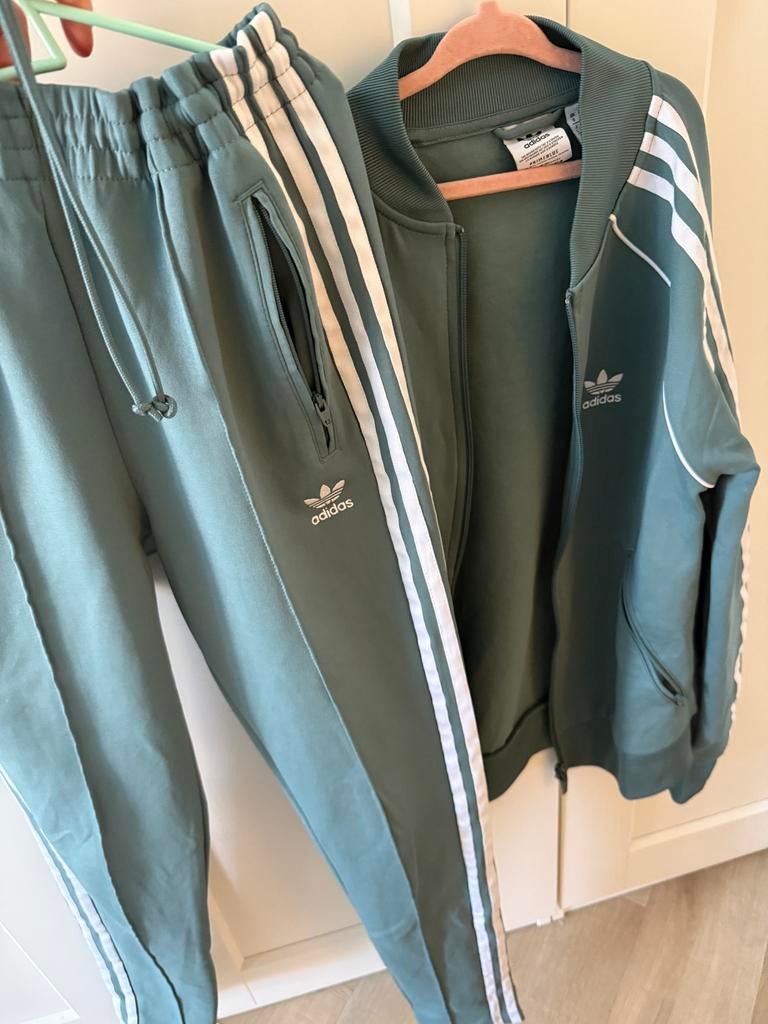 Adidas dames trainingspak broek XS, vest S - Zo goed als nie, Ophalen of Verzenden, Zo goed als nieuw, Maat 36 (S), Groen