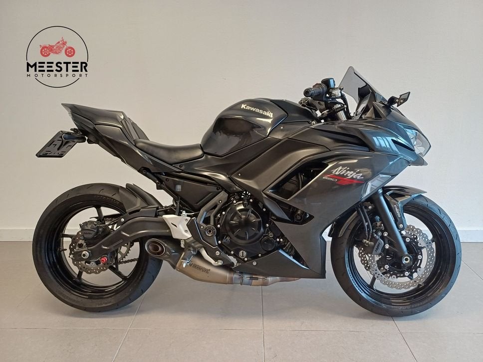 KAWASAKI NINJA 650 PERFORMANCE (bj 2025) akrapovic, Motoren, 2 cilinders, 649 cc, Bedrijf, Onbekend