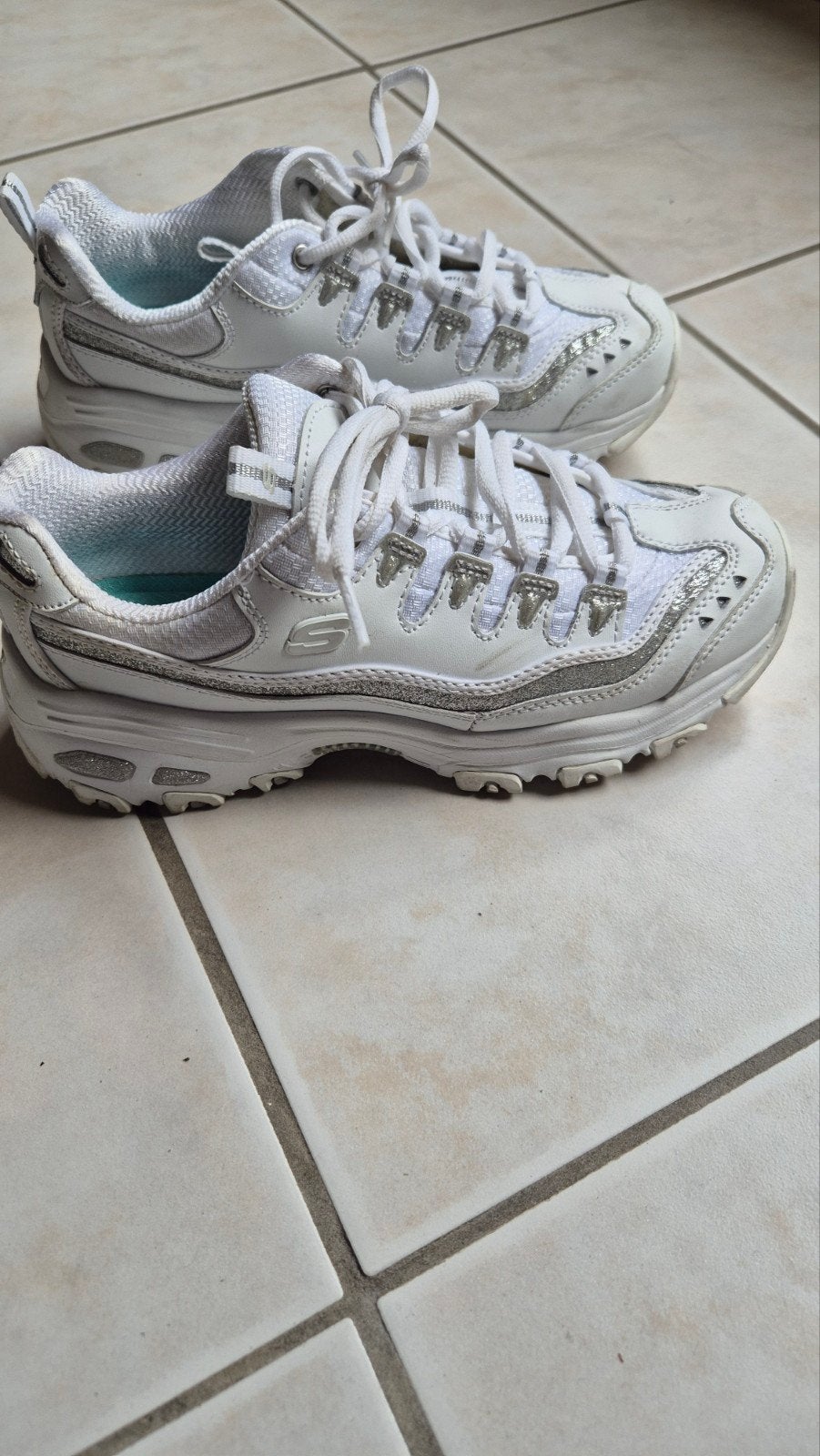 Skechers D'Lites Air-Cooled Memory Foam Sneakers Maat 37, Kleding | Dames, Schoenen, Skechers, Wit, Ophalen of Verzenden, Sneakers of Gympen