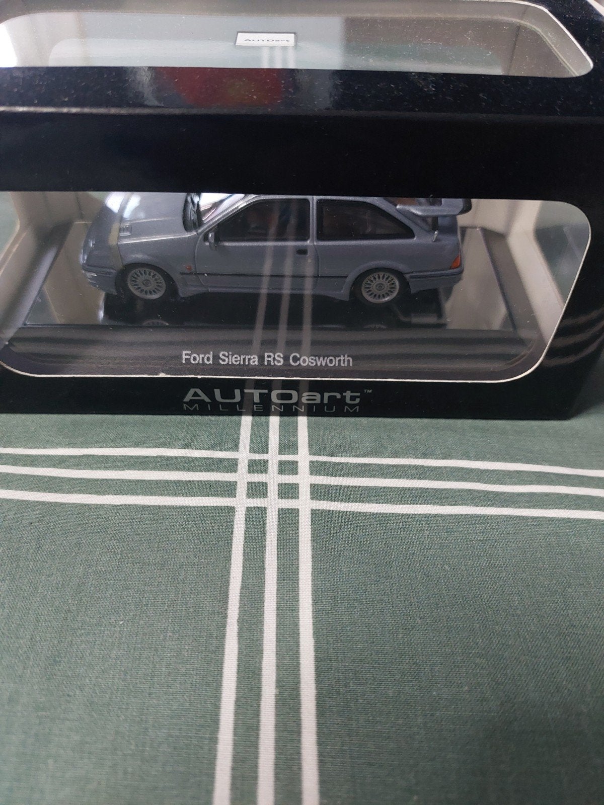 AutoArt Ford Sierra RS Cosworth Millennium schaalmodel, Ophalen of Verzenden