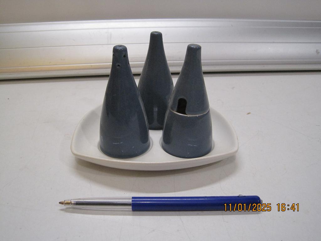 plateel poole england peper zout mosterd stel (329), Ophalen of Verzenden