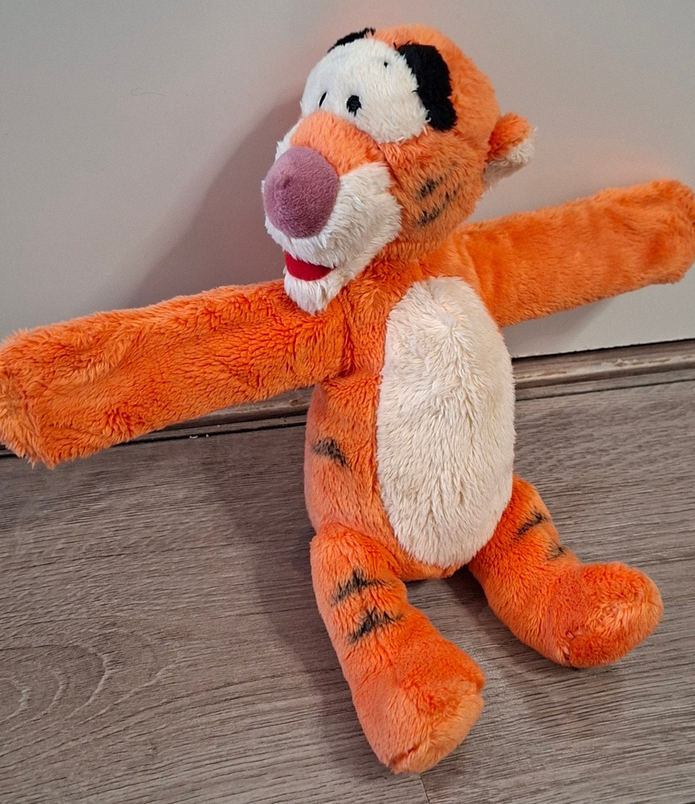 Disneyland parijs tijgertje knuffel armband, Ophalen of Verzenden, Winnie de Poeh of vrienden, Zo goed als nieuw, Overige typen