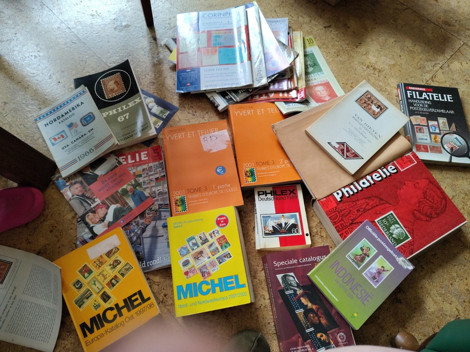 Grote collectie postzegelcatalogi en tijdschriften, Ophalen, Gelezen, Overige typen