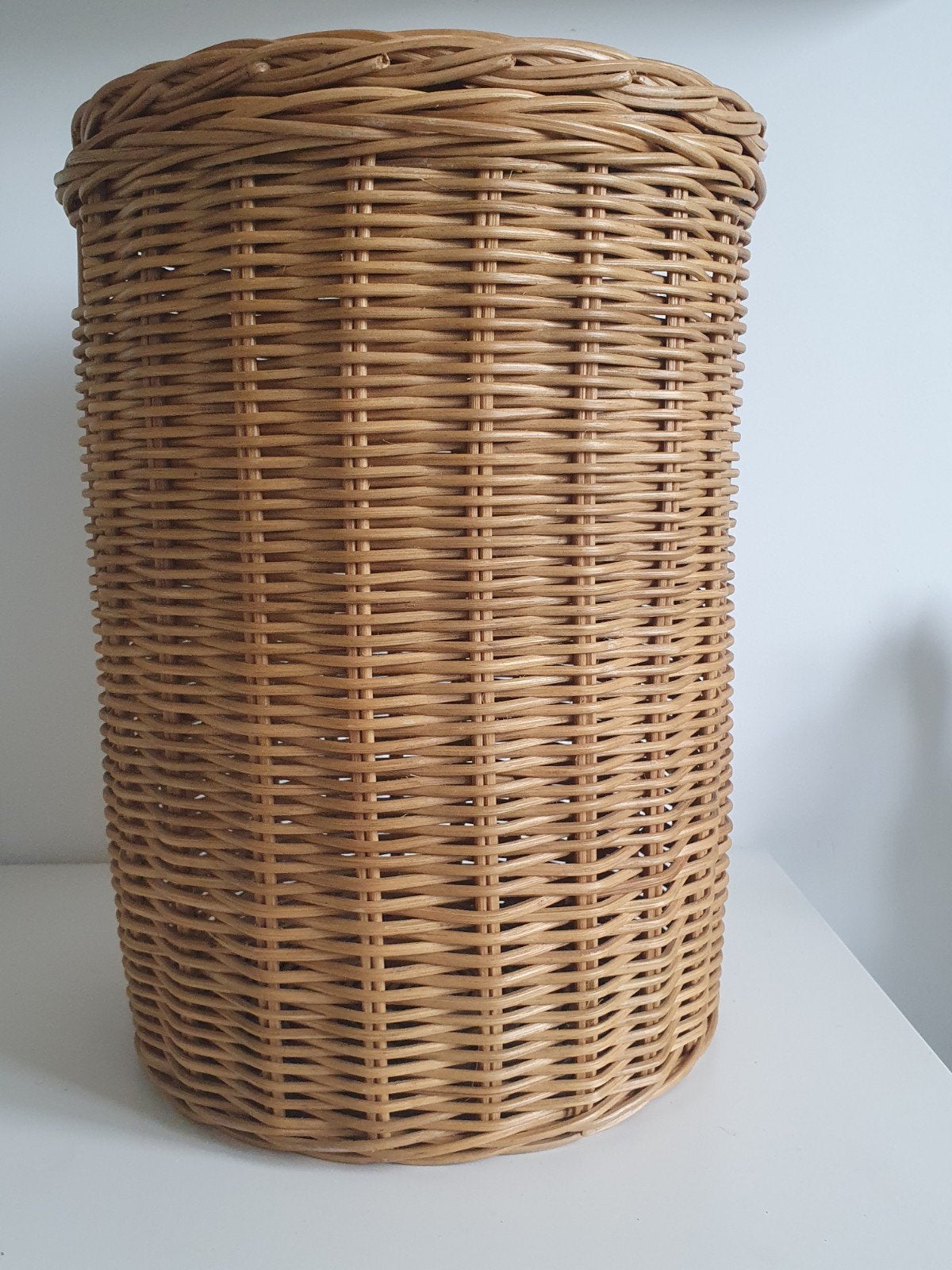 prachtig grote  rieten mand 45 x 33 cm. in zeer goede staat., Huis en Inrichting, Ophalen, Zo goed als nieuw, Rond, Riet