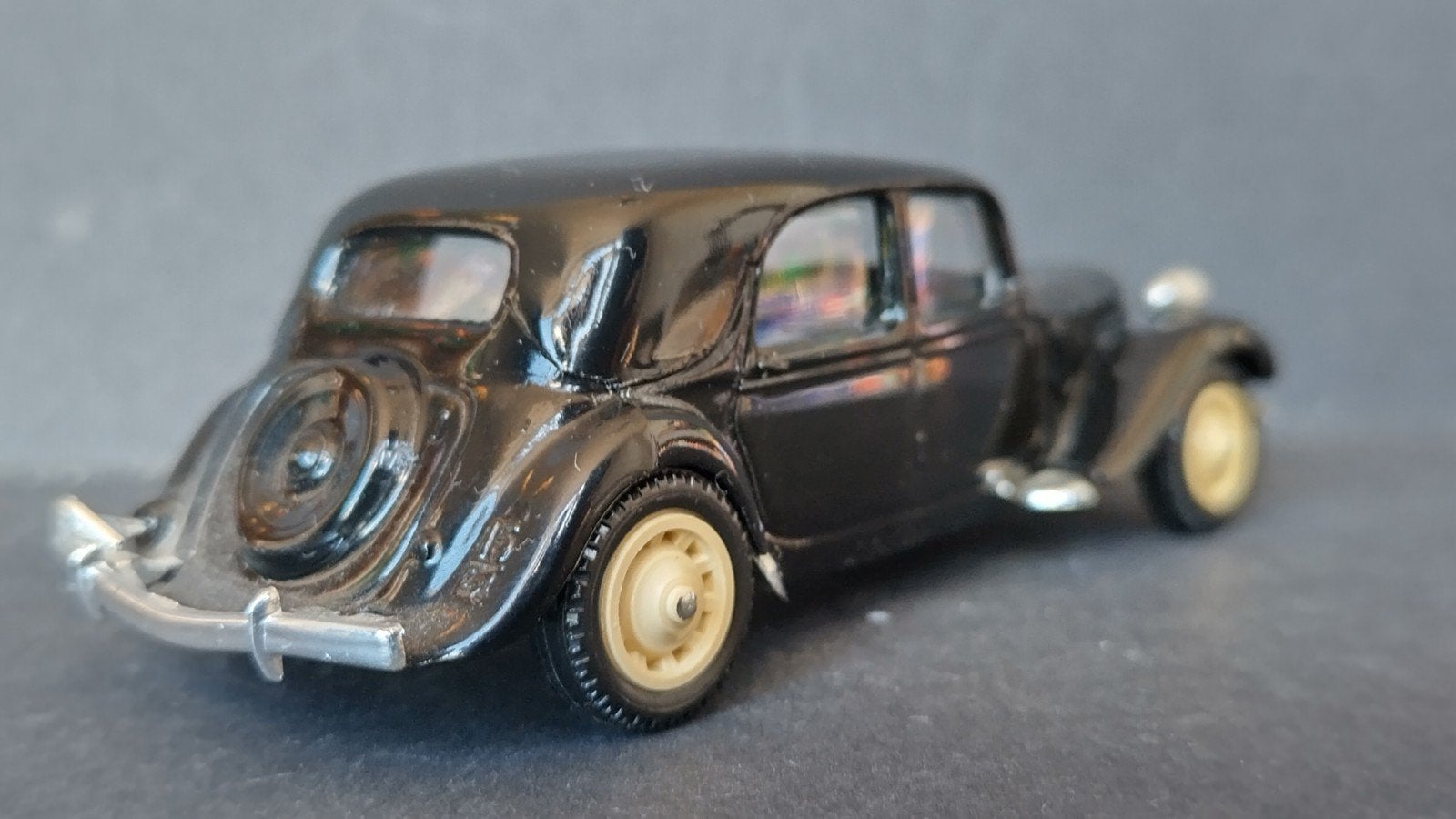 Citroen Traction Avant 15 six 1:43 Solido Pol, Auto, Verzenden, Zo goed als nieuw, .