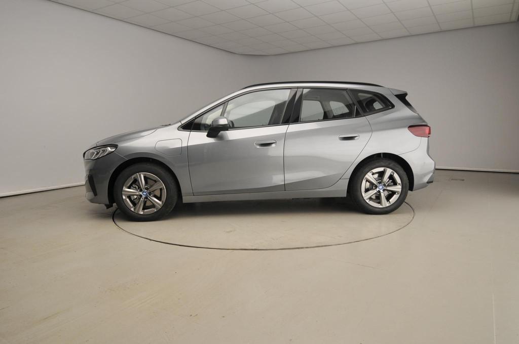 BMW 2 Serie Active Tourer 225e xDrive | LED | HUD | Sportsto, Auto's, BMW, Automaat, 1800 kg, Gebruikt, 150 min