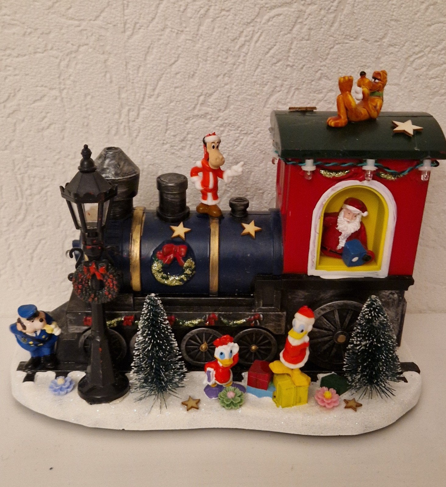 Kerst treintje met disney  met o.a minnie.micky.kwik, Ophalen of Verzenden, Mickey Mouse, Beeldje of Figuurtje