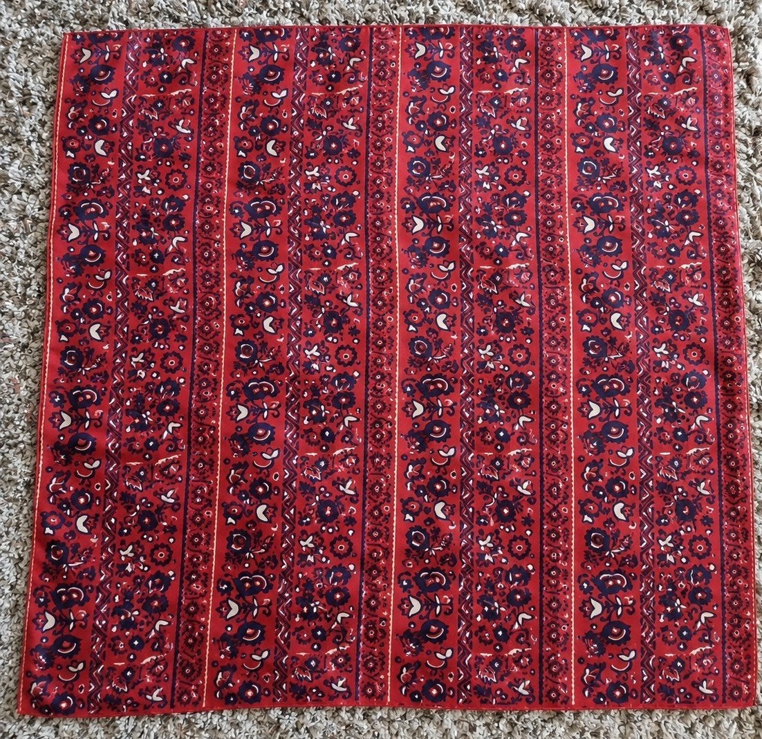 Mooie Zijden Sjaal 100% Zijde 75 x 75 Nieuw, Kleding | Dames, Ophalen of Verzenden, Nieuw, Sjaal