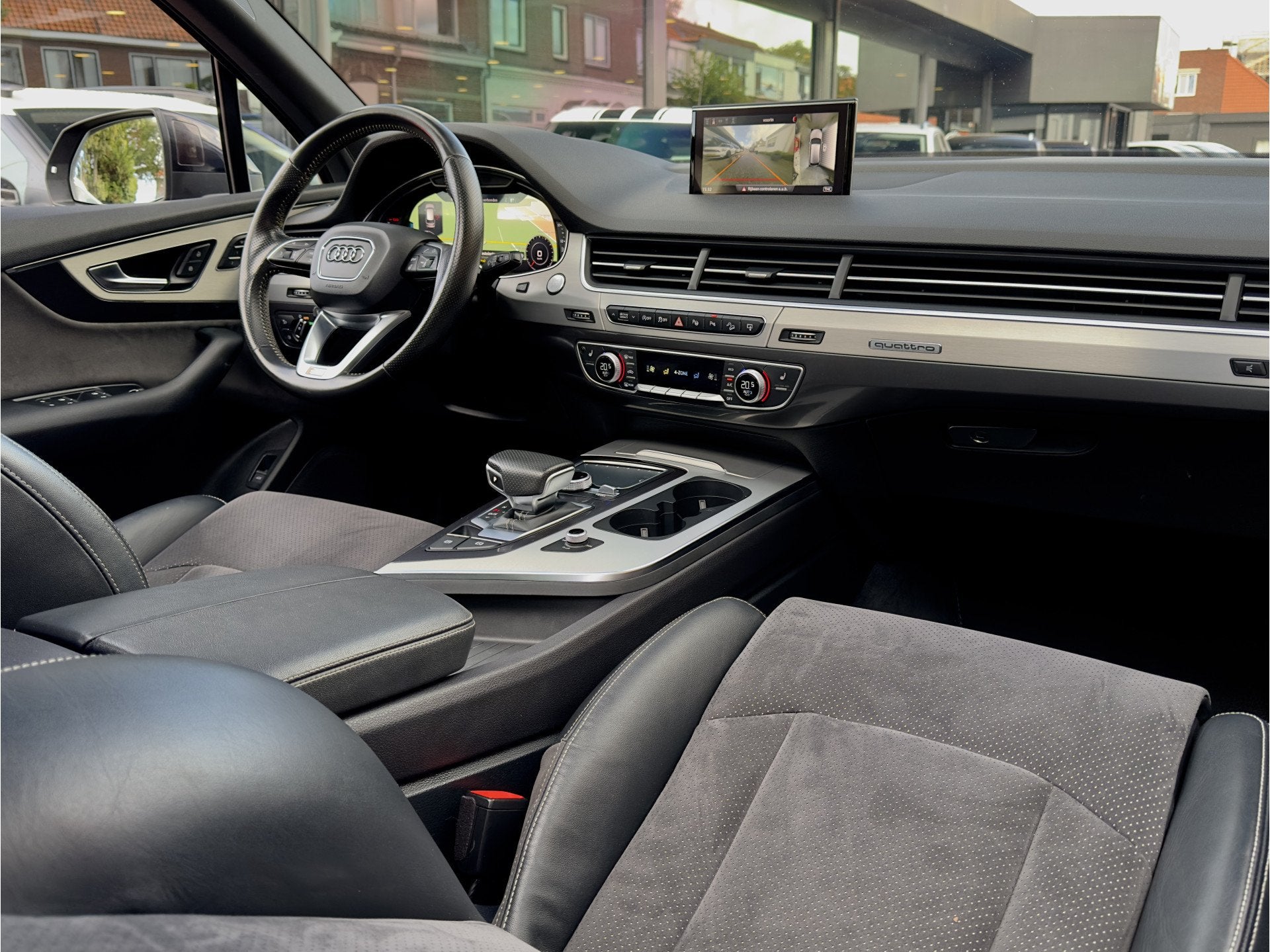 Audi Q7 3.0 TDI AUT8 QUATTRO 3X S-LINE PANODAK LEDER NAVI CA, Auto's, Automaat, Dealer onderhouden, Gebruikt, Zwart