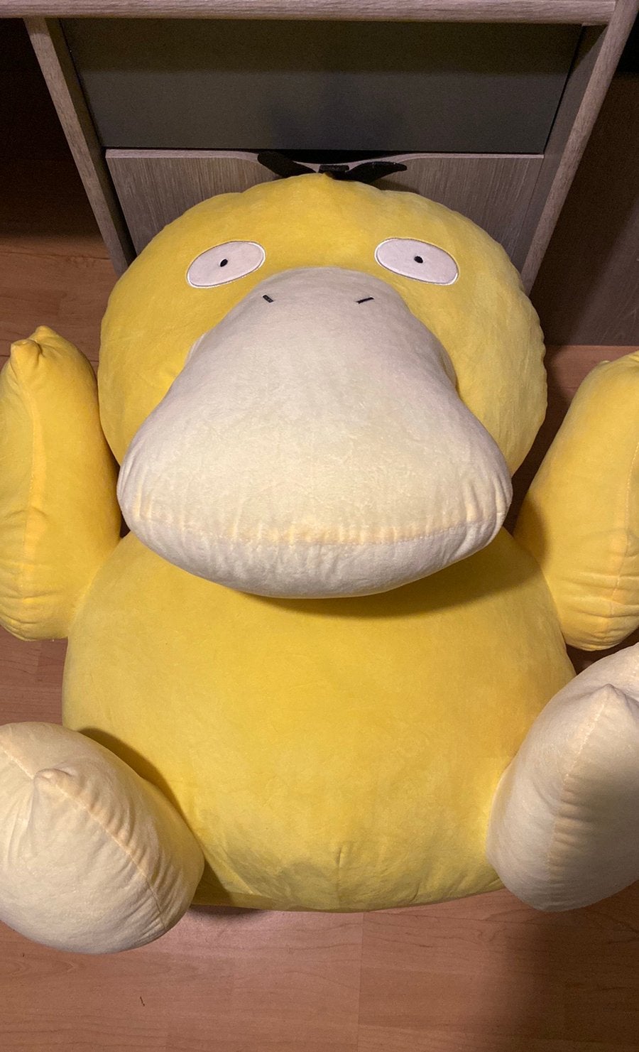 Grote psyduck knuffel, Kinderen en Baby's, Speelgoed | Knuffels en Pluche, Ophalen of Verzenden, Zo goed als nieuw