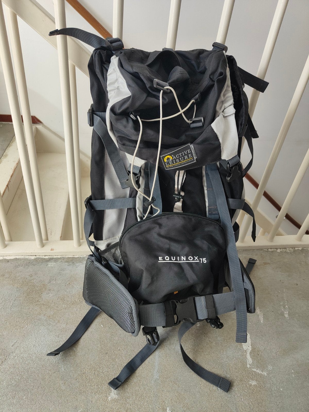 Equinox Backpack 75L - Zo goed als nieuw met regenhoes, Sieraden, Tassen en Uiterlijk, Tassen | Damestassen, Ophalen, Zo goed als nieuw