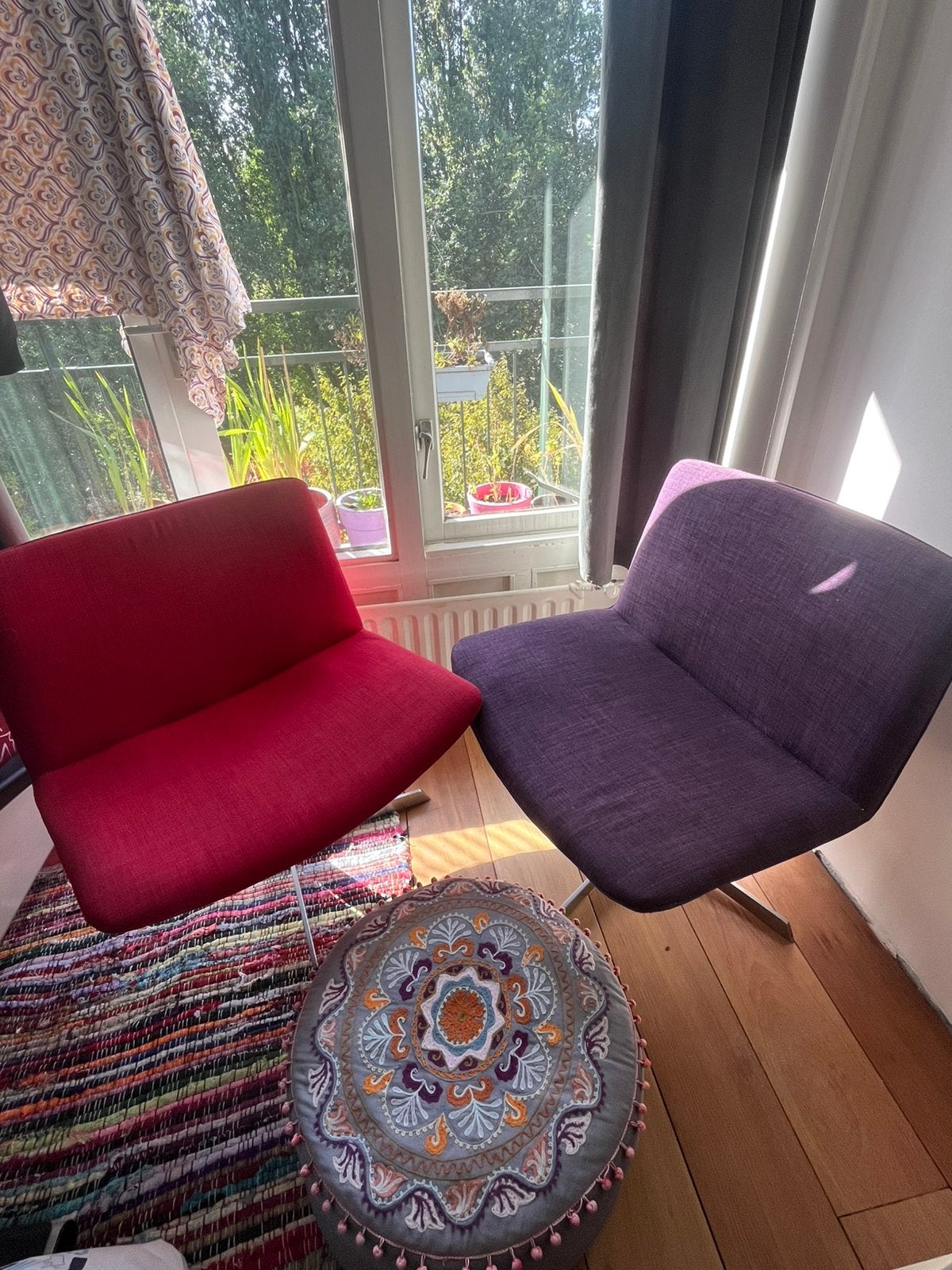 Leuke set stoeltjes en poefje, Ophalen, Twee, Zo goed als nieuw, Stof