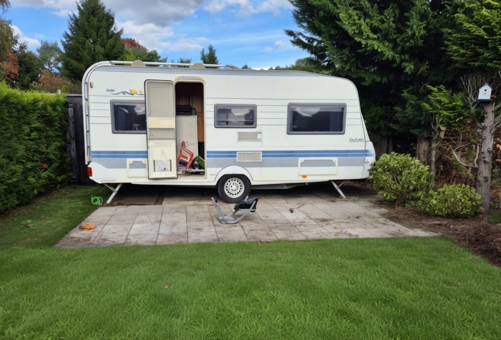 Hobby 495 exclusive met 2 losse bedden. Nieuwe voortent 2026, Caravans en Kamperen, 2 aparte bedden, Rondzit, Hobby, Particulier
