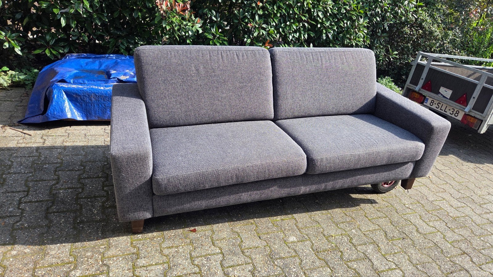 Comfortabele grijze tweezitsbank, Ophalen, Gebruikt, Driepersoons, 75 tot 100 cm