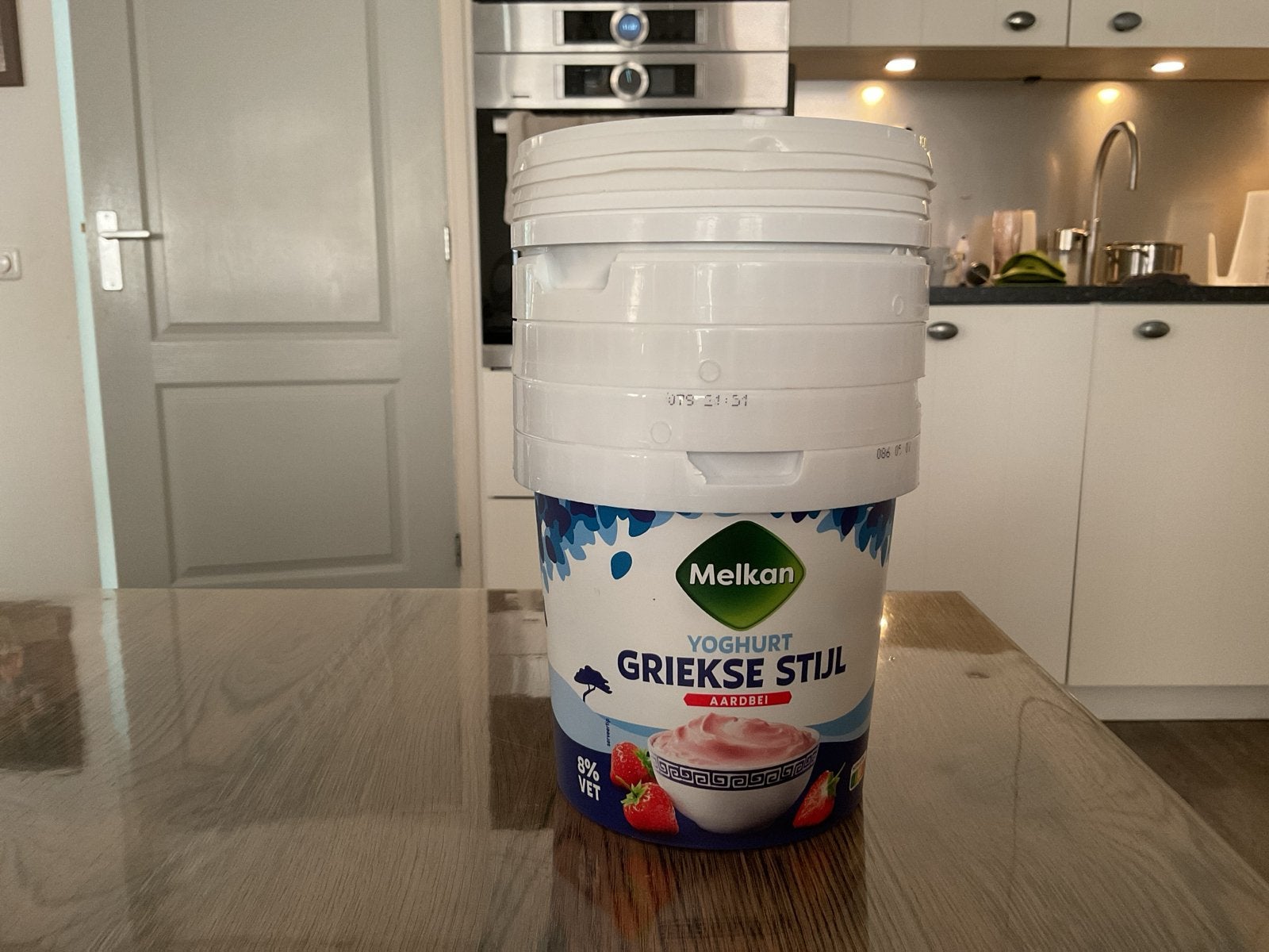 Melkan Griekse Stijl Yoghurt Aardbei - Lege Emmer, Ophalen, Gebruikt