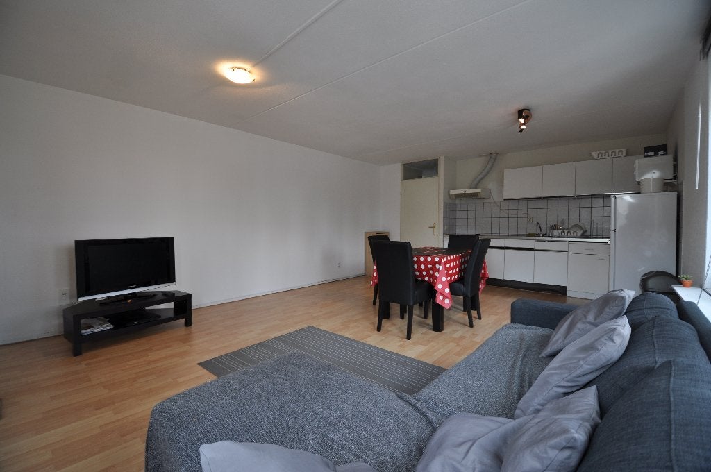 For rent: 2-room apartment in Schiedam, 50 m² of meer, Rotterdam