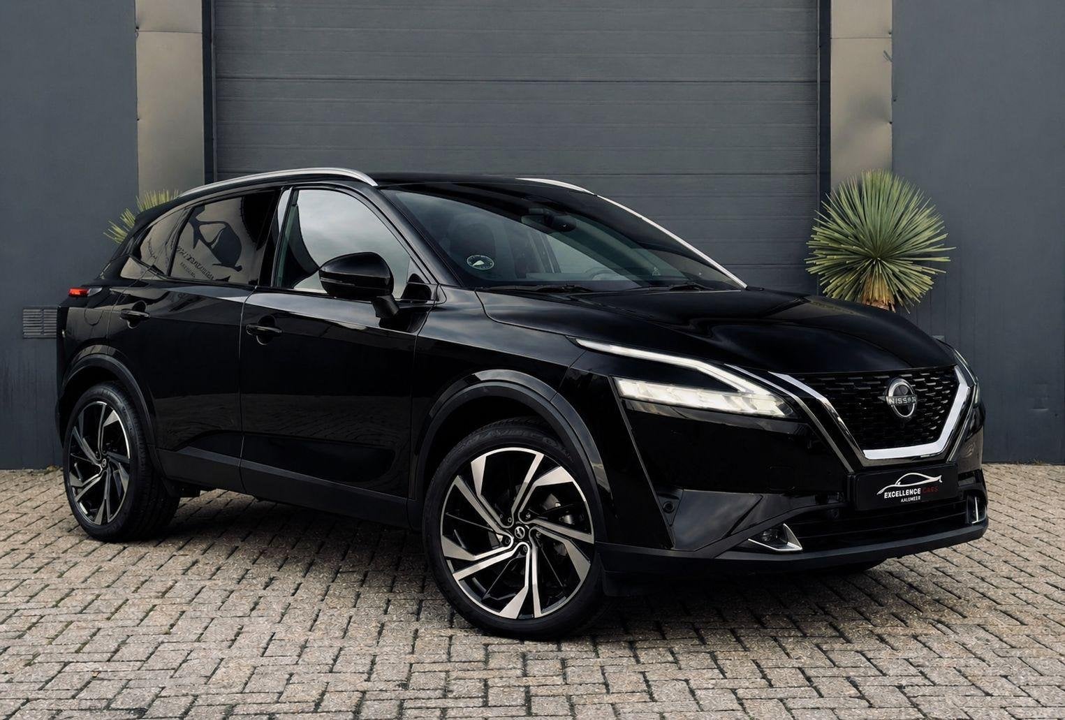 Nissan Qashqai 1.3 Tekna Plus /Pano/Navi/AppleCarPlay Nissan, Auto's, Nissan, 1800 kg, Euro 6, Zwart, Leder