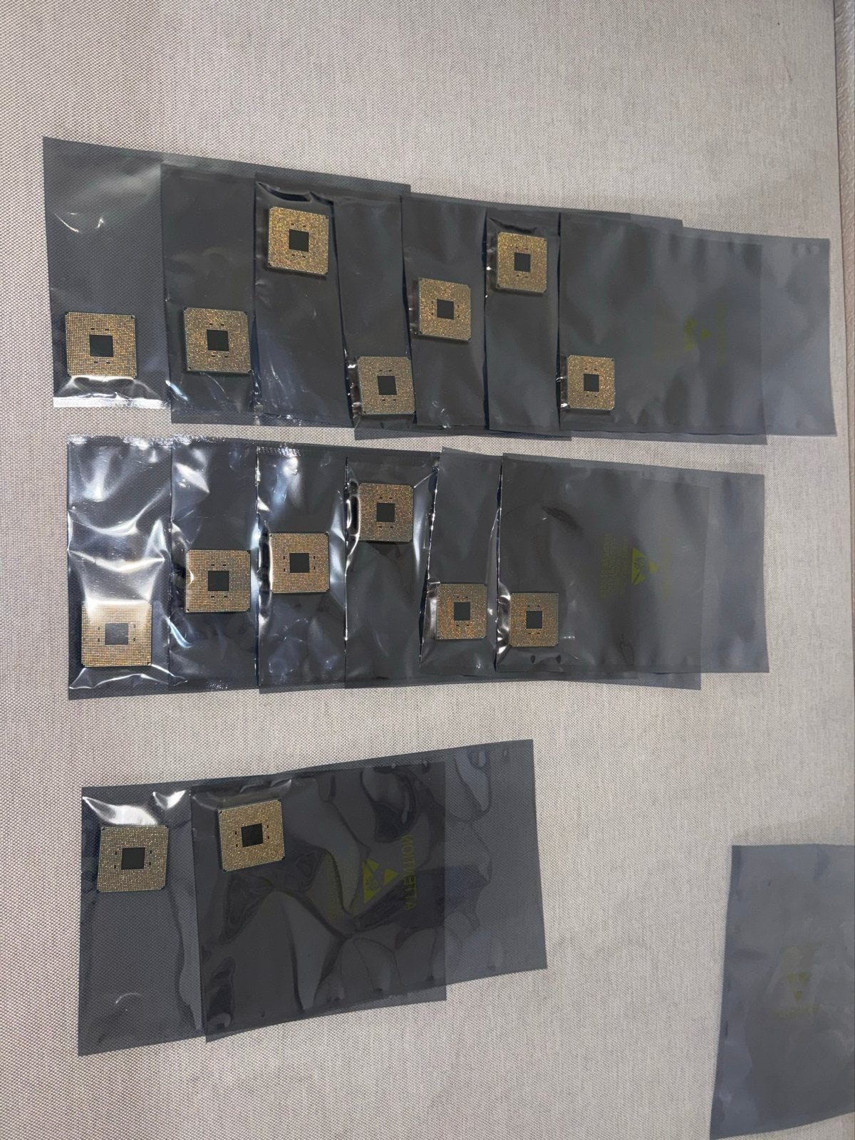 AMD Ryzen 5 5500 (7x), 5 3600 (6x), 7 5700G (2x), AMD cooler, Computers en Software, Ophalen of Verzenden, Gebruikt, 6-core, 3 tot 4 Ghz