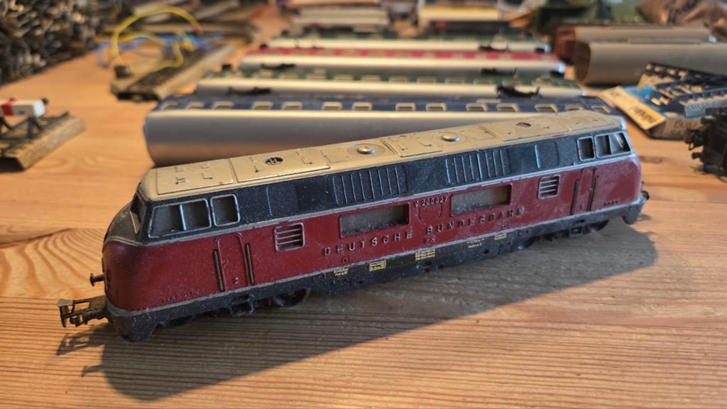 Doos vol Marklin treinen, rails, wisselstukken en dergelijke, Ophalen of Verzenden