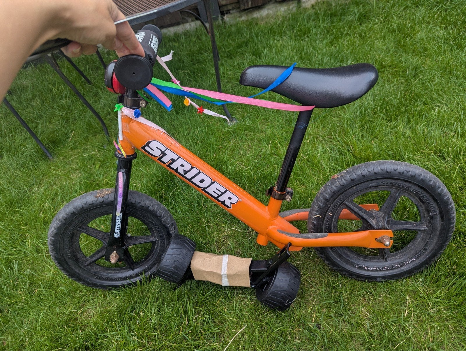 Mooie oranje Strider loopfiets met zijwieltjes, Ophalen, Zijwieltjes, Gebruikt, Minder dan 16 inch