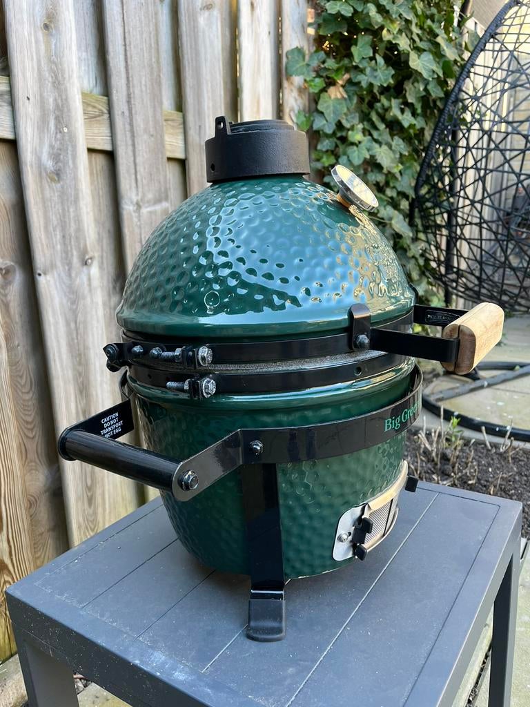 Big Green Egg Mini met Carrier, ZGAN!, Tuin en Terras, Houtskoolbarbecues, Ophalen, Zo goed als nieuw
