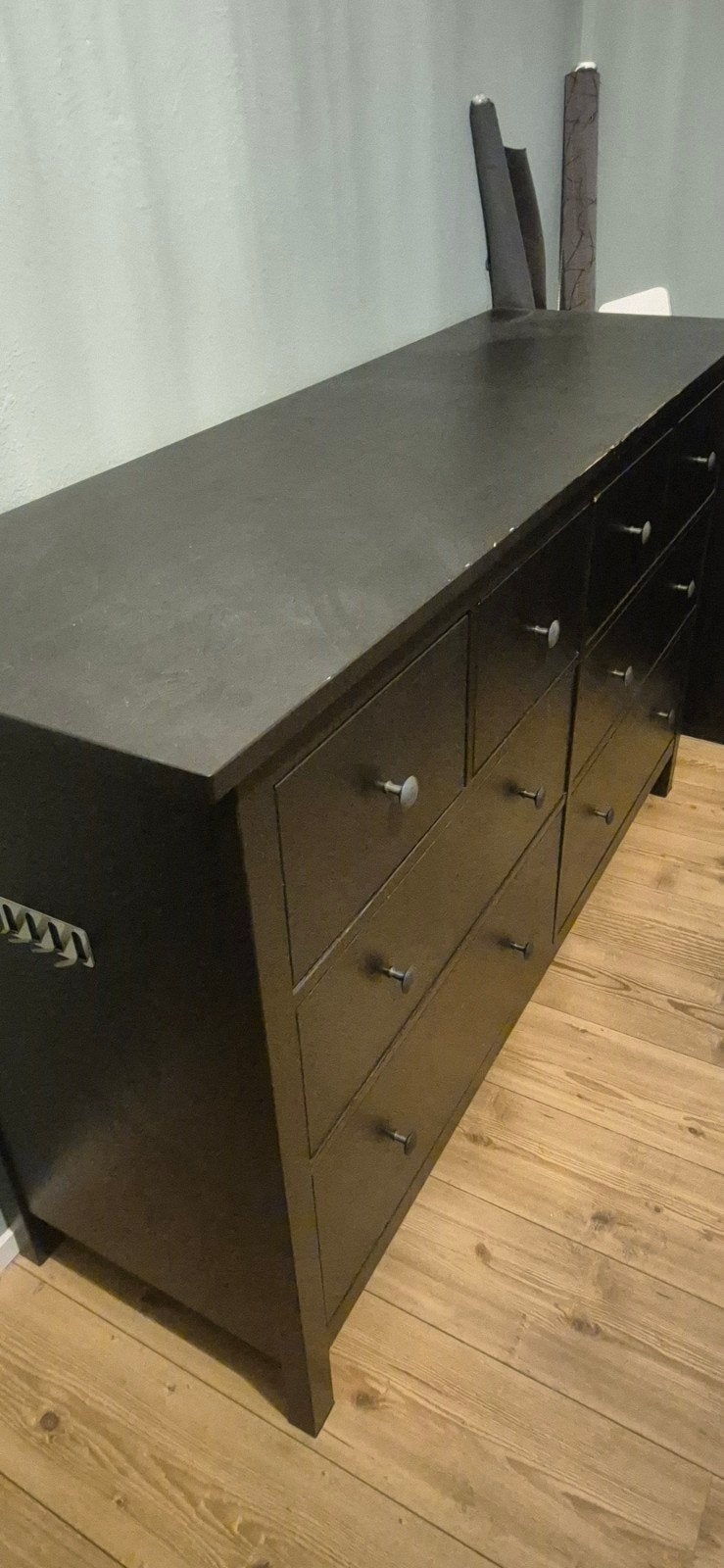 Ikea HEMNES ladekast (commode) zwartbruin 160x96 cm, Ophalen, Gebruikt, 5 laden of meer, 150 tot 200 cm