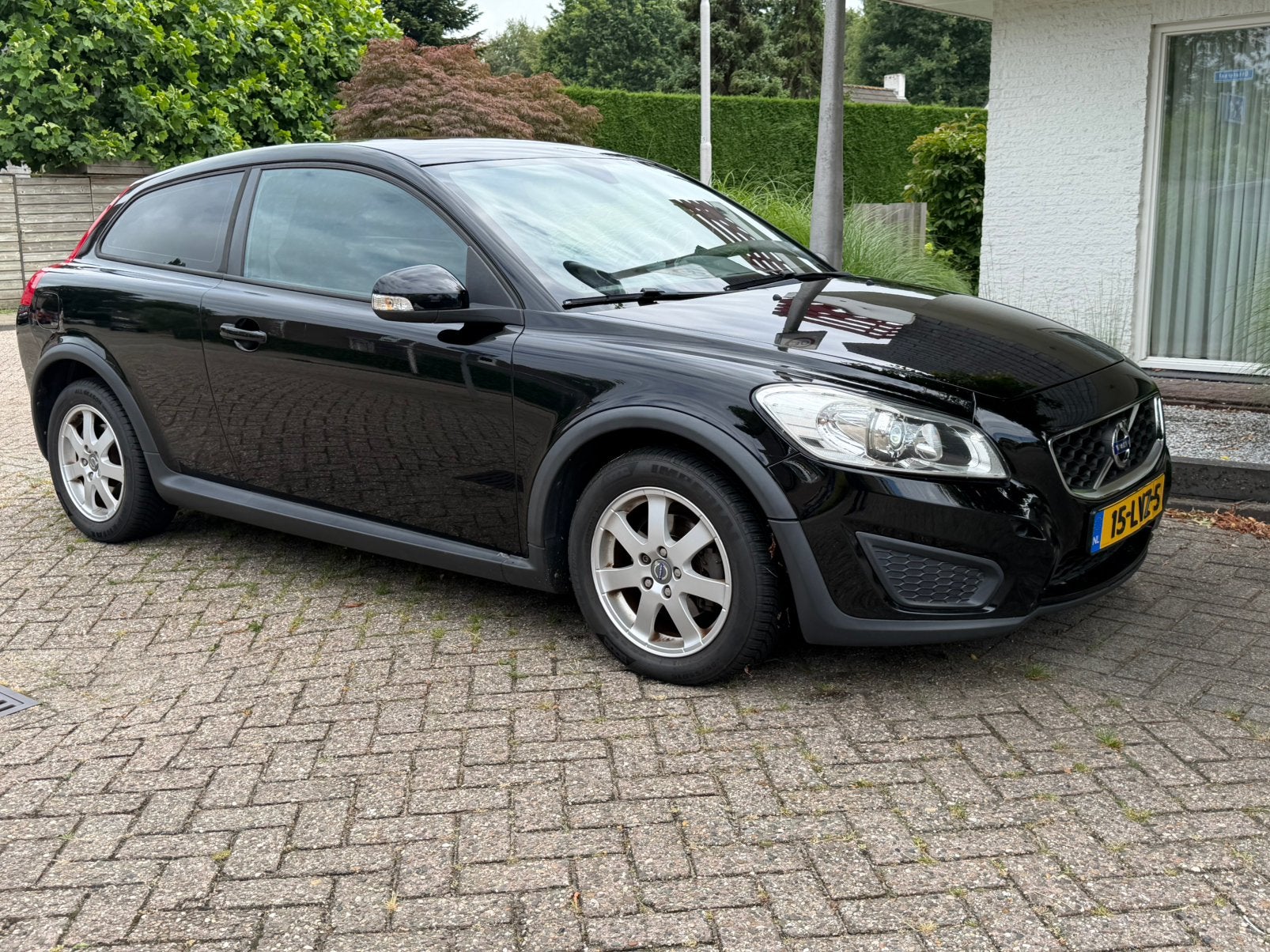 Volvo C30 1.6 2010 Zwart, Voorwielaandrijving, 1596 cc, Stof, Zwart
